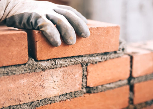 hand-presenting-model-house-home-loan-campaign 1 (3)