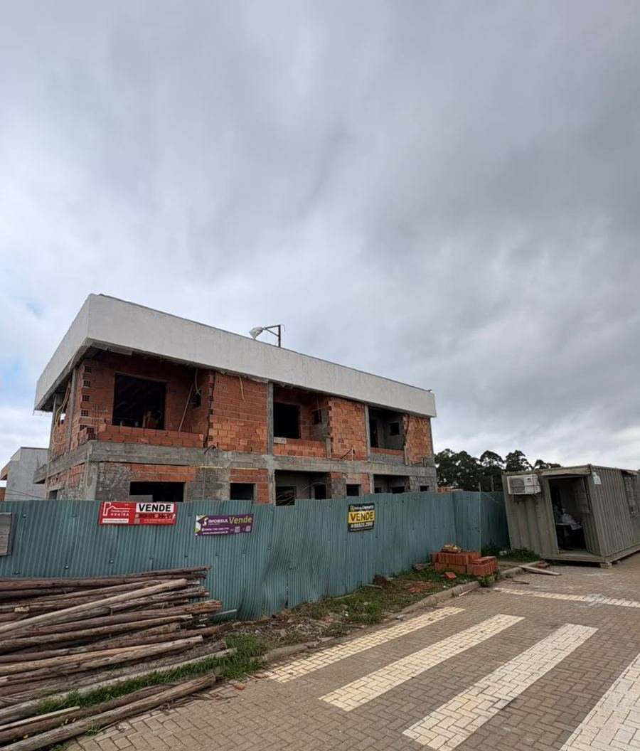 Fachada e estrutura do 2º pavimento — agosto de 2026